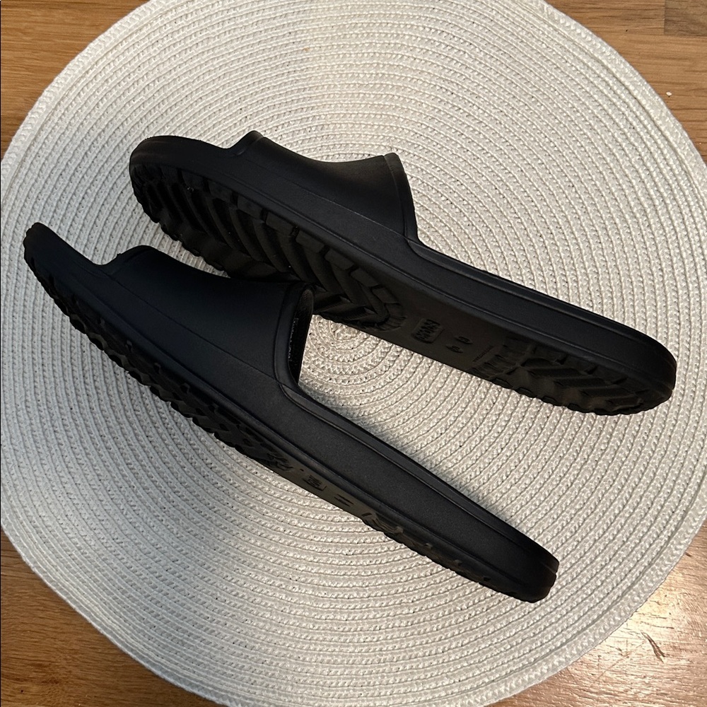 ❄️Crocs Slides❄️ - Picture 3 of 4